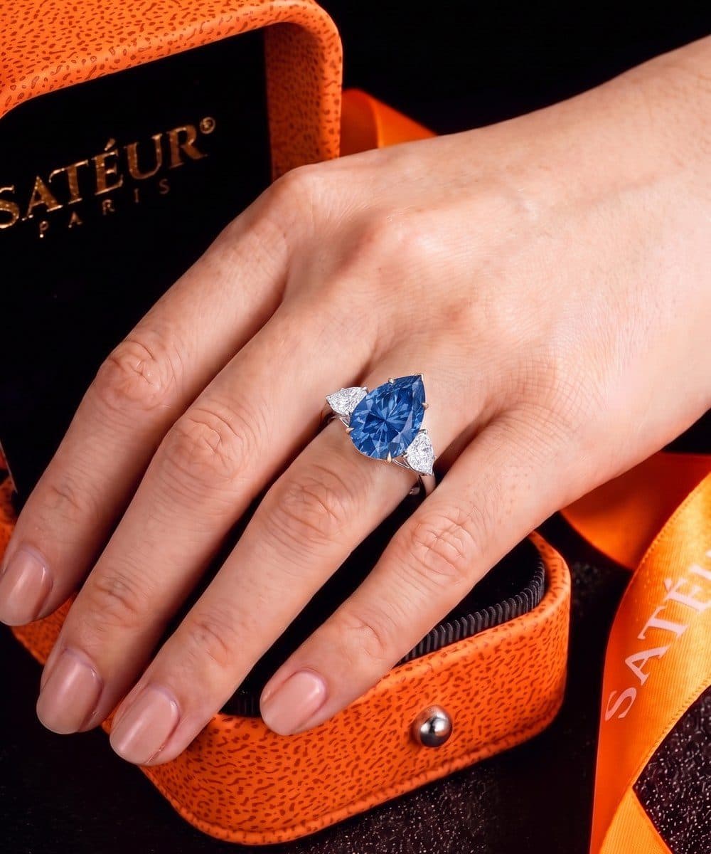Bleu Souverain Ring, worn